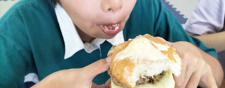 ハンバーガー作り